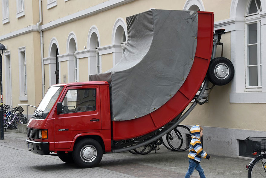 Germany-Slaps-This-Weird-Car-Sculpture-With-a-Parking-Ticket2.jpg