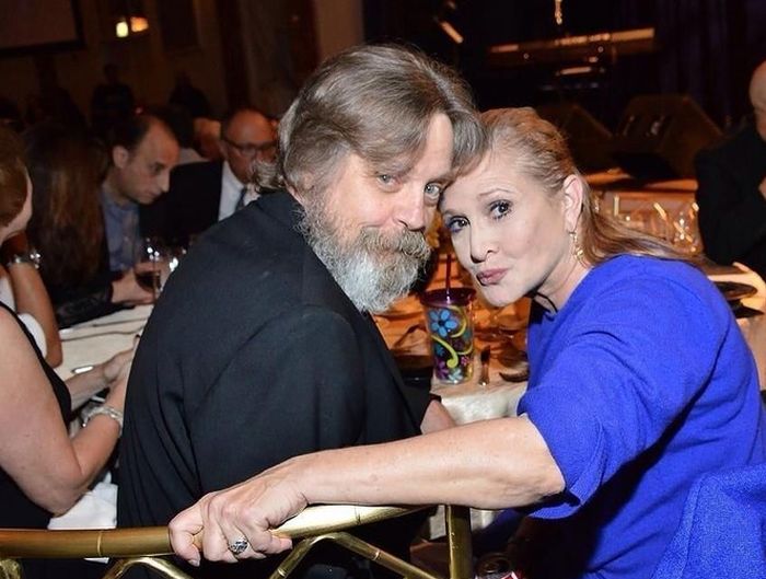 Luke Skywalker And Princess Leia Reunite2