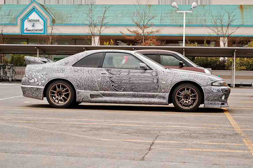 Transformation-of-Nissan-Skyline-GTR-Car-with-Just-a-Sharpie-Pen-8