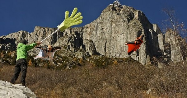 Amazing Video, World’s First Wingsuit High Five