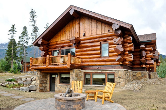 Stunning Mountain Log Home10