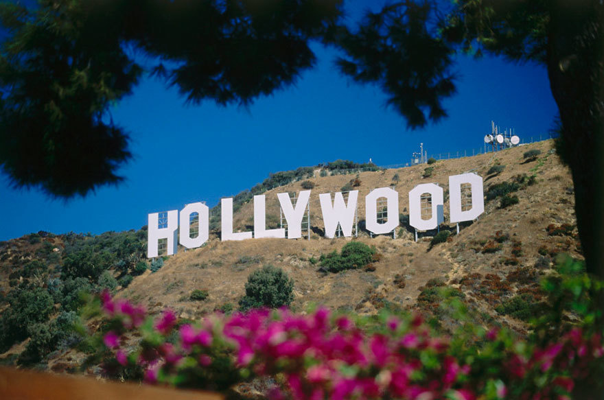 Iconic Landmarks Look Stunning Until You Zoom Out, Then Everything Changes11