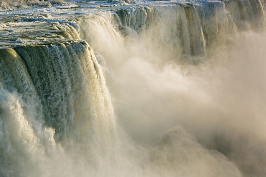 Iconic Landmarks Look Stunning Until You Zoom Out, Then Everything Changes7