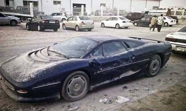 Abandoned Luxury Cars, Dubai3